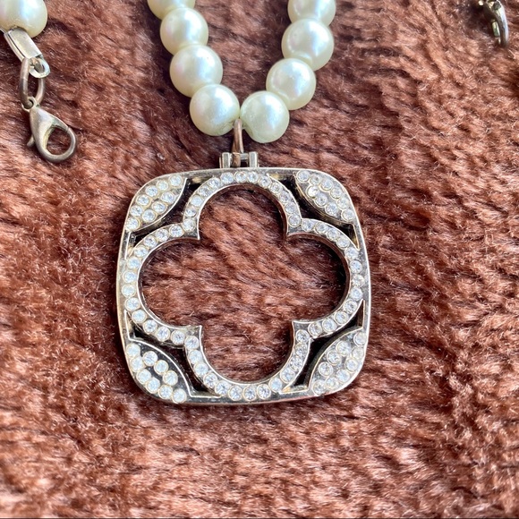 Beautiful Pearl white Long Necklace!❤️ Brand New - Picture 3 of 5